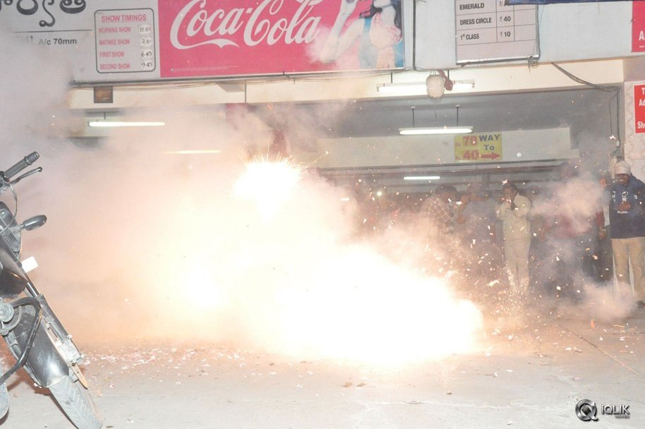 Gopala-Gopala-Benefit-Show-at-Shiva-Parvathi